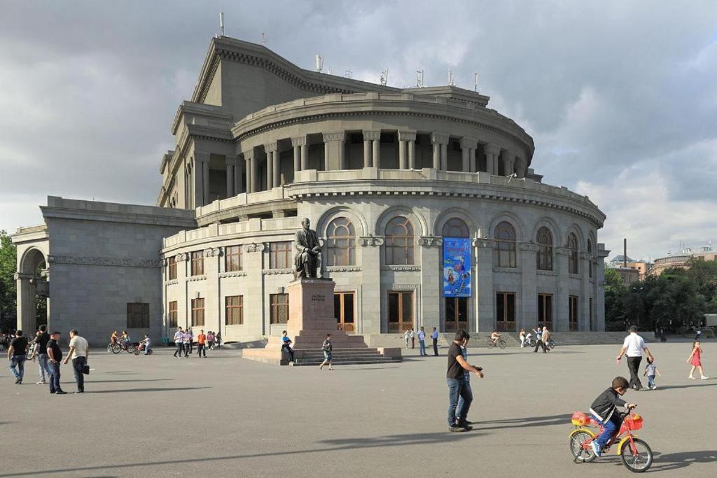 Апартаменты Мансардные В Центре Еревана Exterior photo